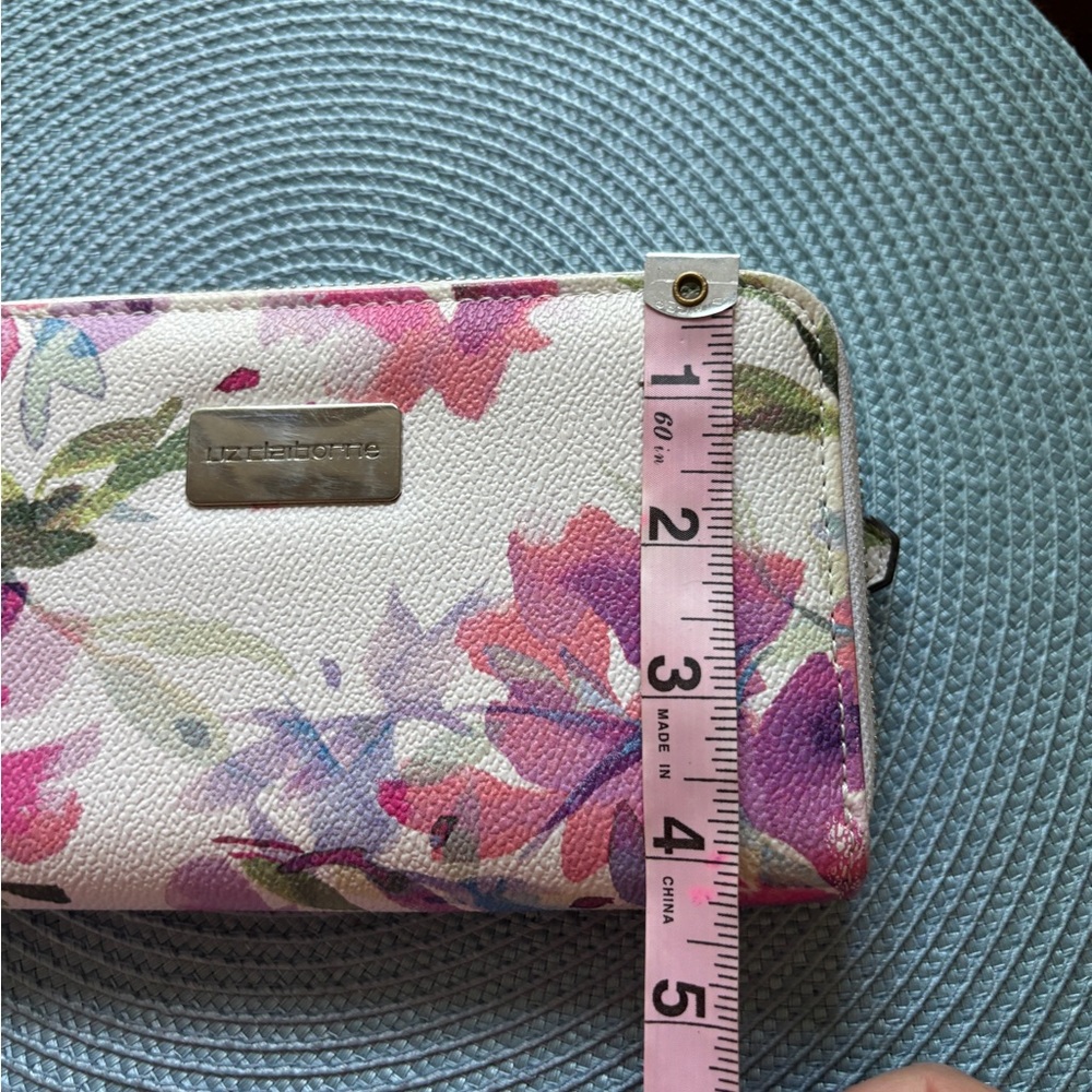 Liz Claiborne White and Pink Floral Wallet - Picture 9 of 10